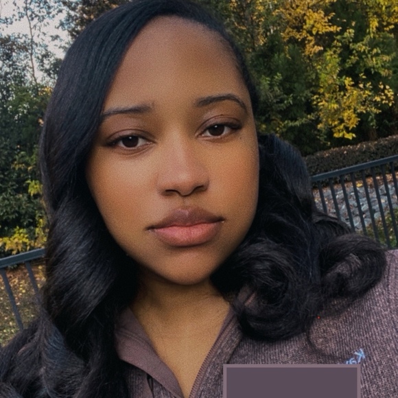 Meet your Posher, Kayla - Picture 1 of 1